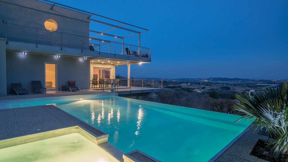 Rochefort-du-Gard Villa | Exceptional Villa in Provence - Paradise above the canopy!