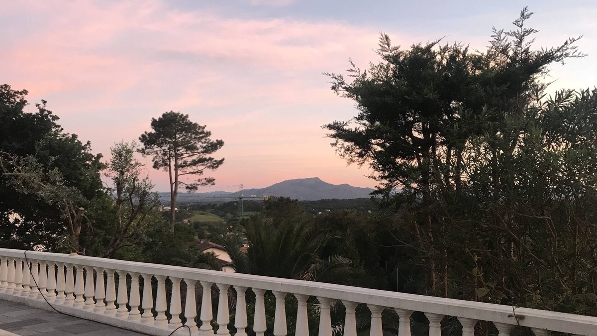 Bidart Villa | Exceptional villa between Bidart and Biarritz. Pyrenees view. Near golf Ilbarritz