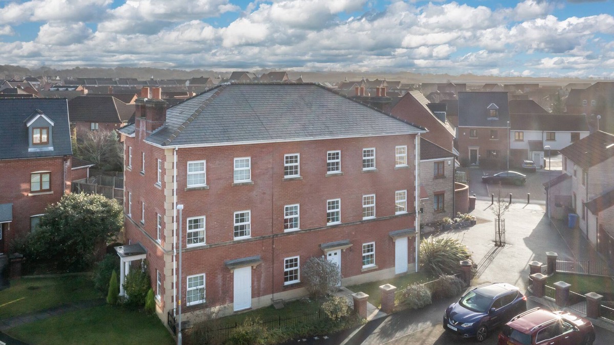 Chorley House | Exceptionally spacious five bedroom house in Buckshaw Village