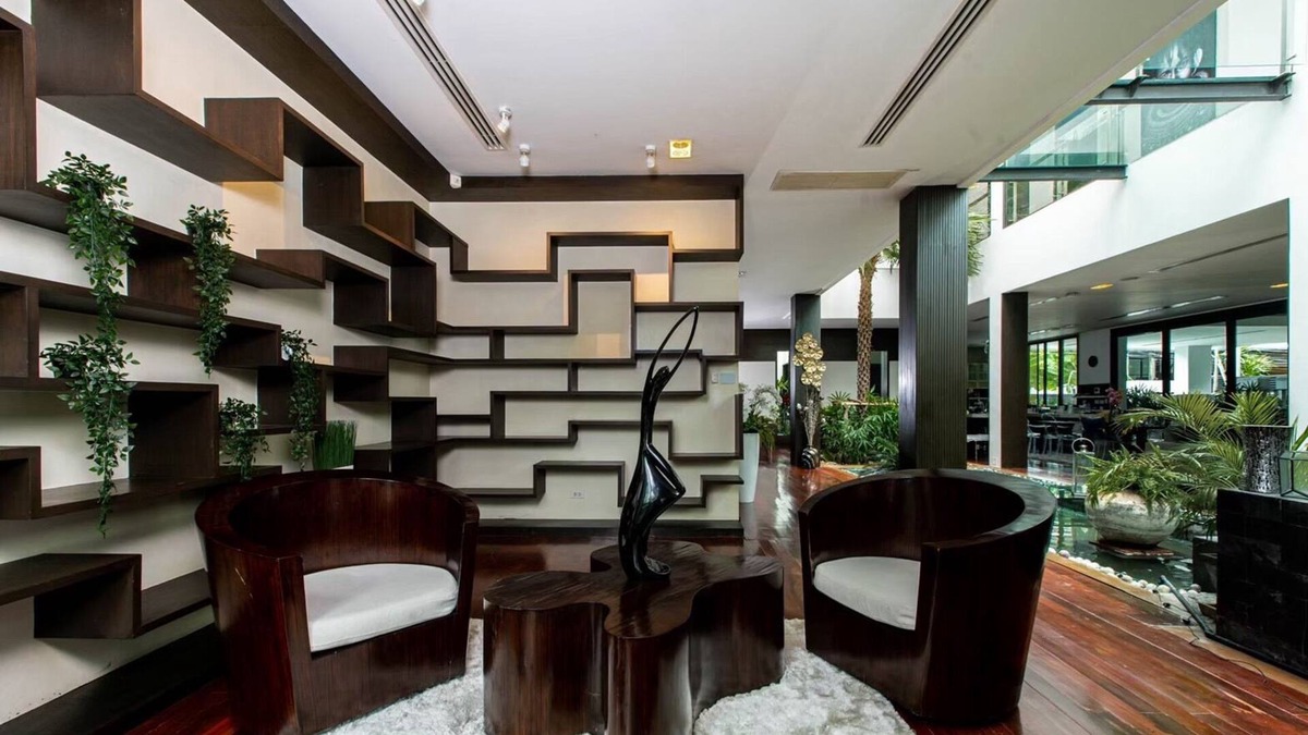 Khlong Tan Nuea Villa | Exclusive Waterfall Pool Vila in Bangkok