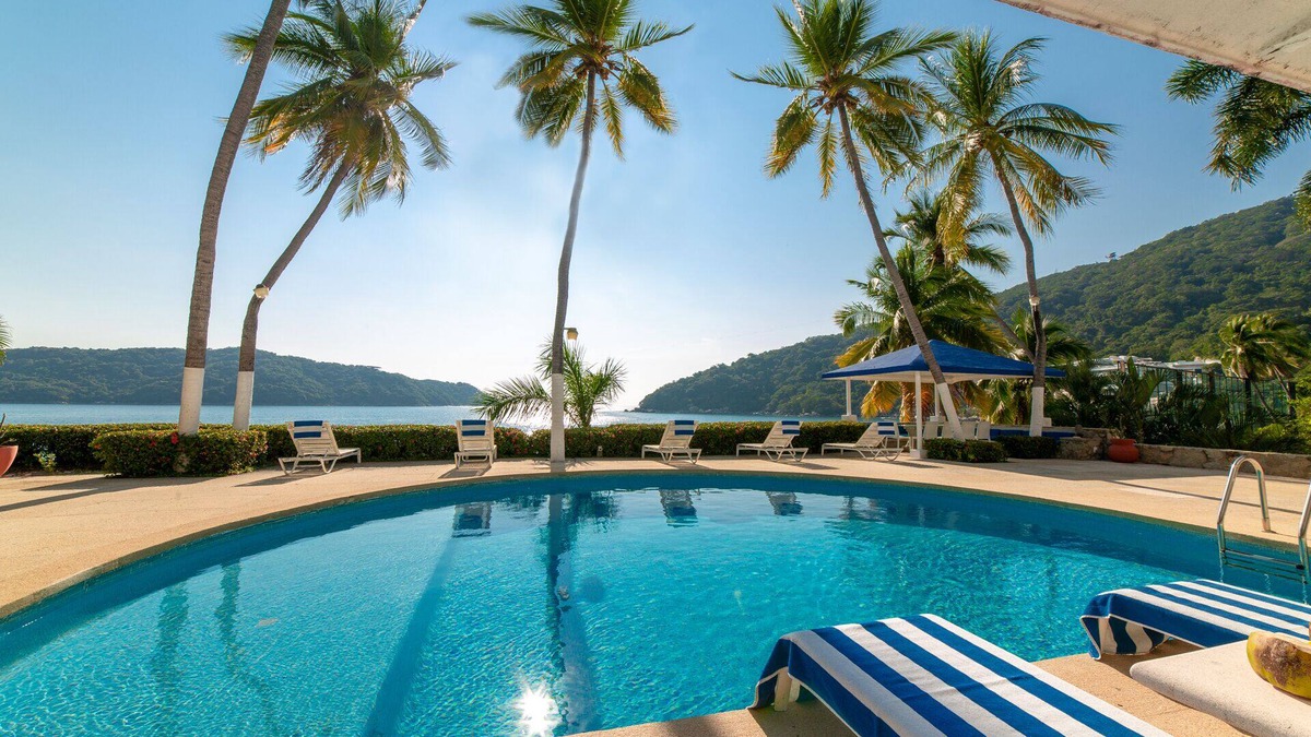 Pichilingue Villa | Exclusiva Villa con Acceso Directo a la Playa