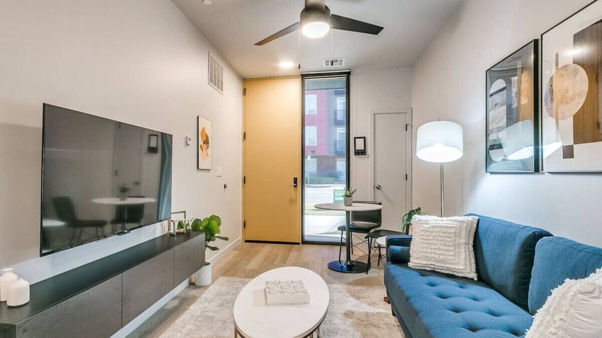 Midtown Apartment | Exclusive 1Bed New Luxury Apt