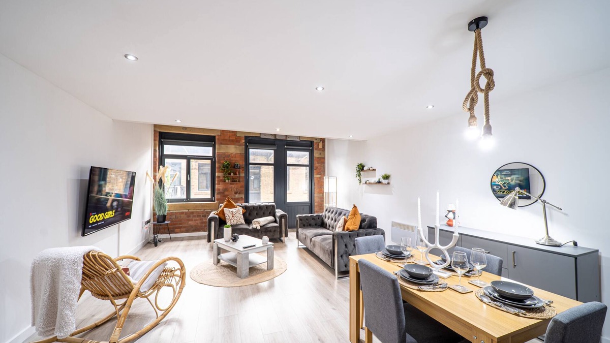 Bradford Apartment | Exclusive 2 Bed Penthouse In Bradford City Centre