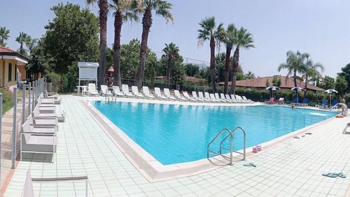 Laura Apartment | Exclusive 5 Flats inside 4 Stars Resort