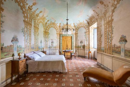 Colli del Tronto House | Exclusive Apartment in an 1800s Frescoed Villa with Historic Park - Villa Mastrangelo