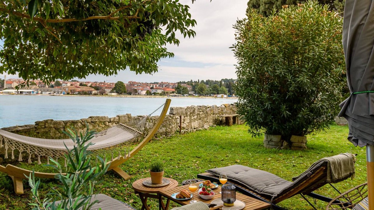 City Center Apartment | Exclusive Bacchus apartment in old town Porec with garden by the sea