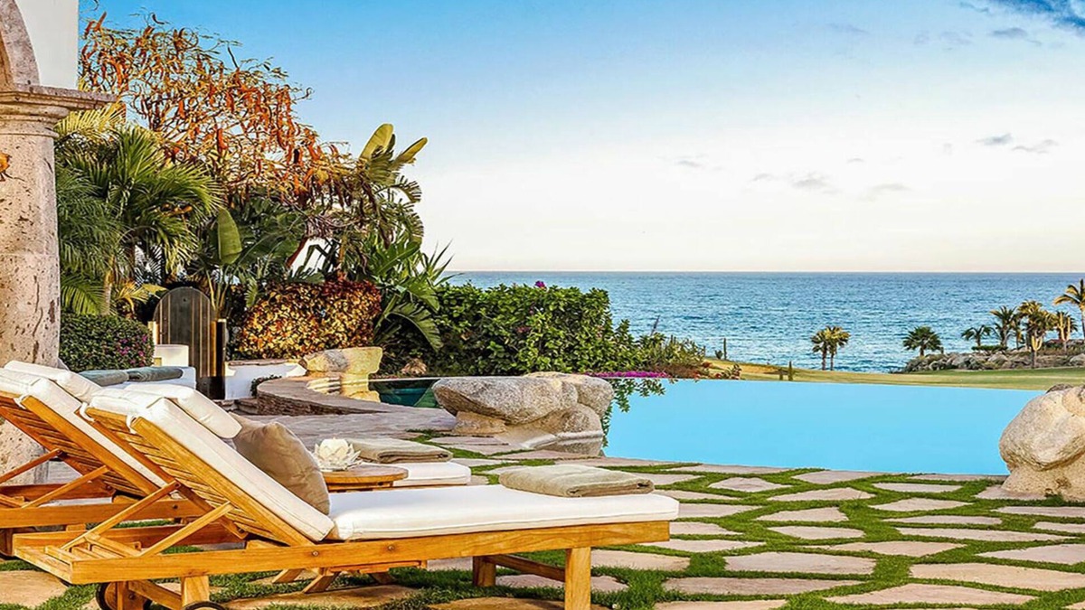 Cabo San Lucas Villa | Exclusive Beachfront Villa with Private Pool Awaits You