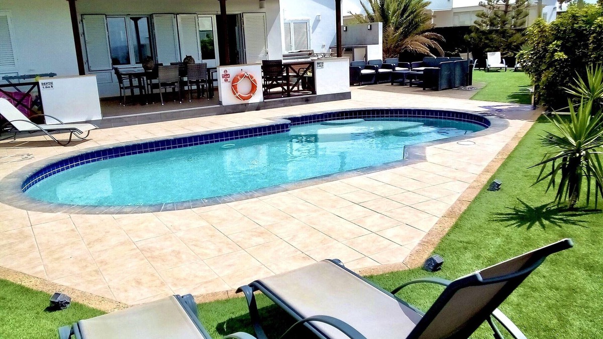 Playa Blanca Villa | Exclusive Four Bedroomed Villa in Gated Complex with Sea Views