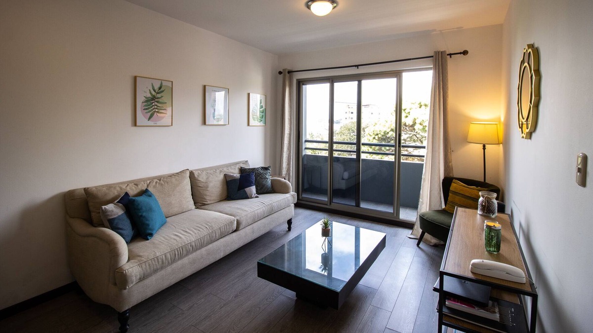 Zona 10 Apartment | Exclusive Apt For Groups/ Families In Zona Viva!/ Close To Main Attractions.
