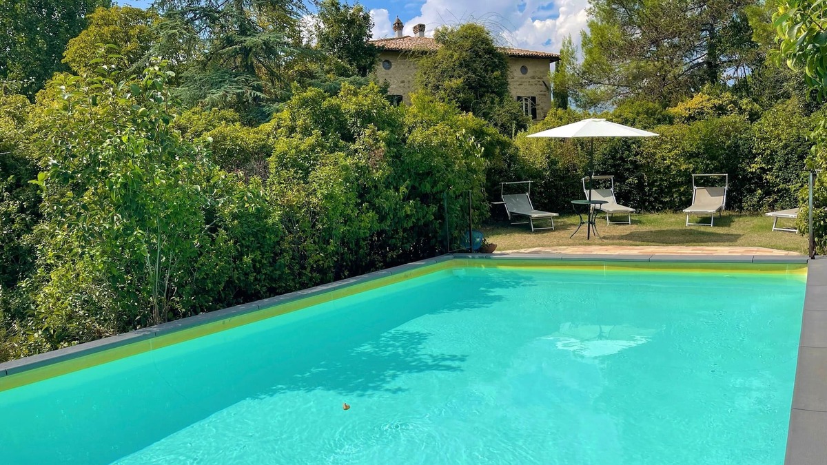 San Brizio Villa | Exclusive leisure pool - Italian biological Gardens - pool house - 12 guests