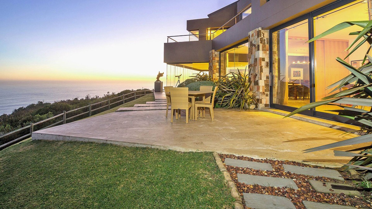 Knysna Villa | Exclusive, Luxurious Villa perched above cliffs with indoor pool & ocean views.