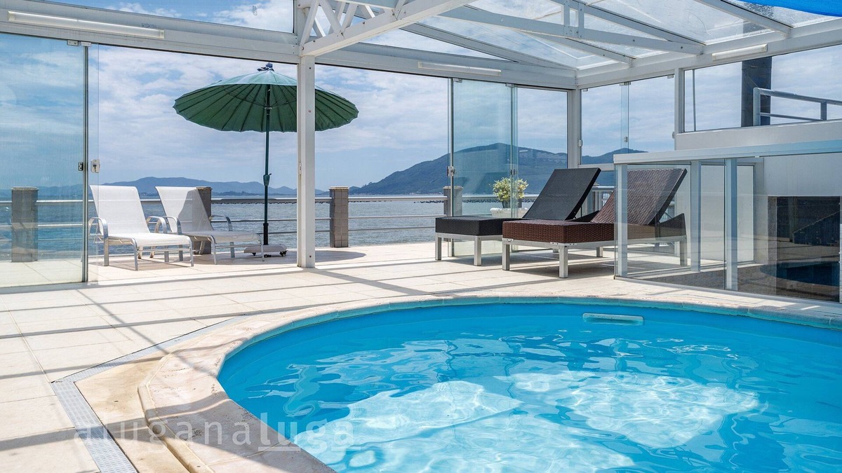 Palhoca House | Exclusive Mansion: Pool & Sea View