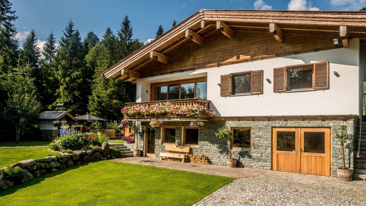 Steinberg am Rofan House | Exclusive mountain lodge with sauna, outdoor whirlpool, barbecue hut & stone oven