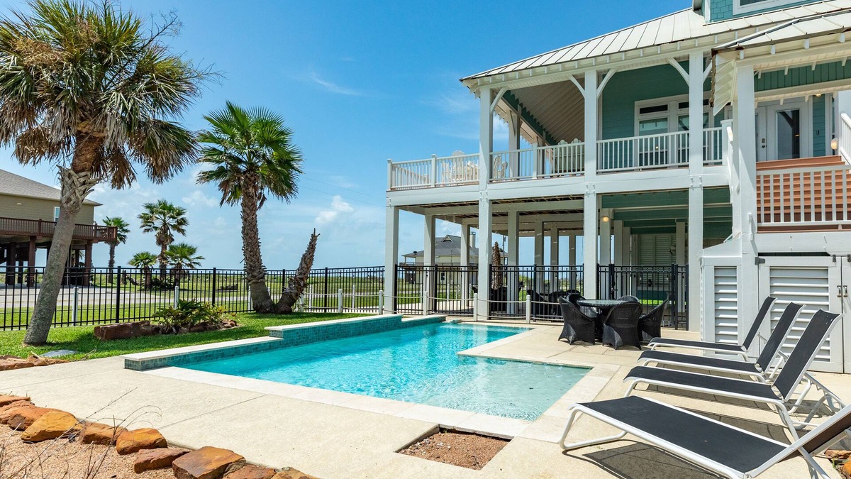Port Bolivar House | Exclusive Pool | Gulf Views | Modern | Cargo Lift