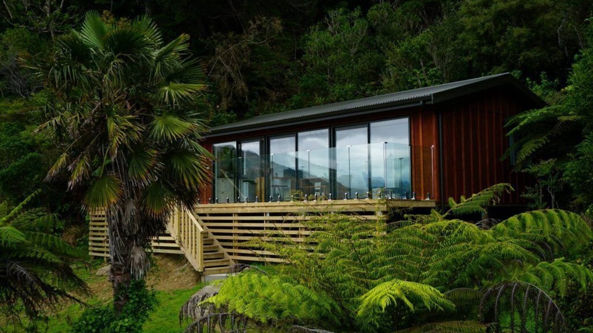 Wilson Bay Cottage | Exclusive Private Bungalow With Stunning Views