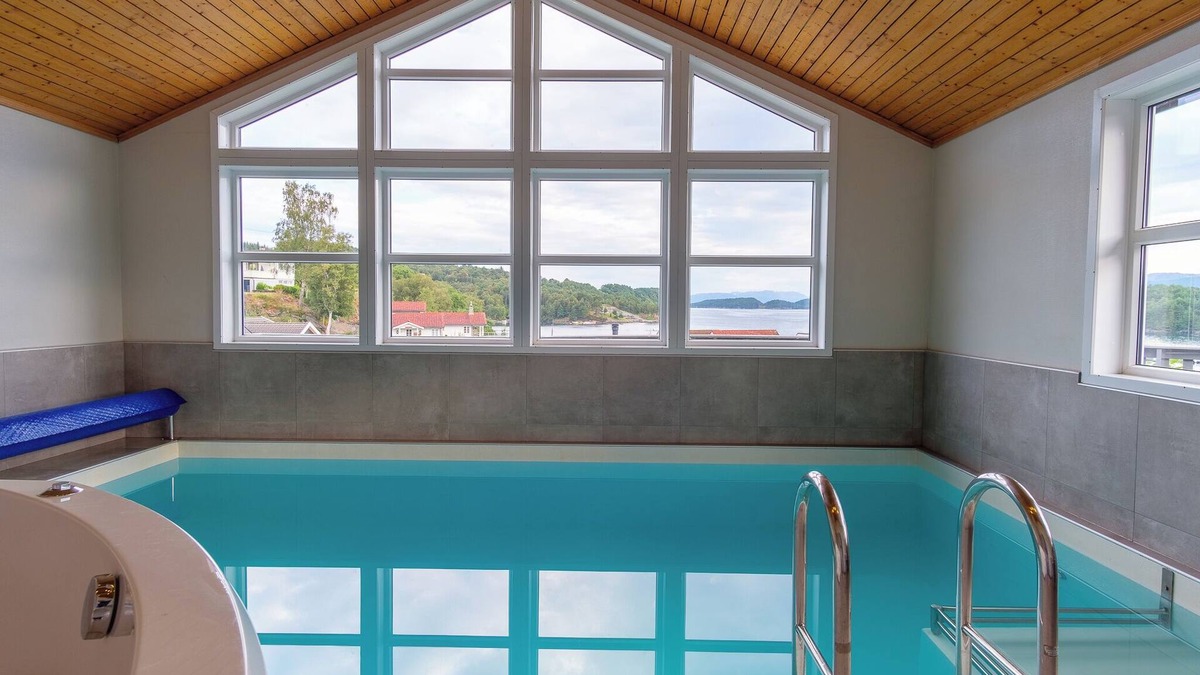 Sveio Cabin | Exclusive sea cabin w. Pool, sauna and hot tub