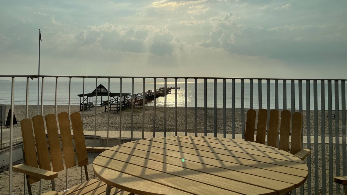Aahus Apartment | Exclusive seafront apartment on the beach