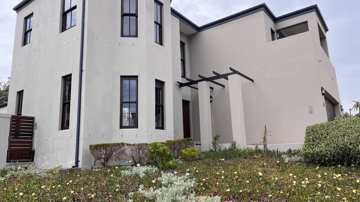 Bloubergstrand House | Exclusive Security Estate walking distance to the beach