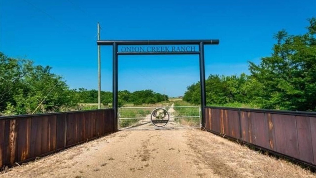 Italy Other | Exclusive Solar Eclipse Viewing, Wildlife Retreat Camp at Onion Creek Ranch