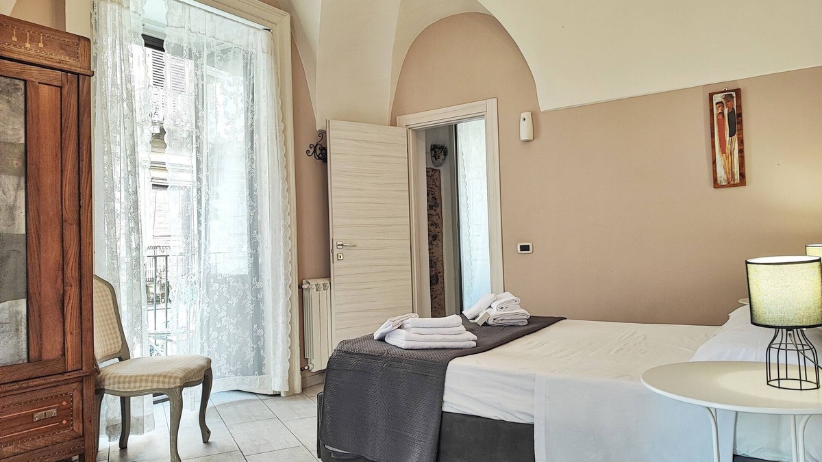 Old Town Apartment | Exclusive Stay [Duomo View + 5 Balconies]