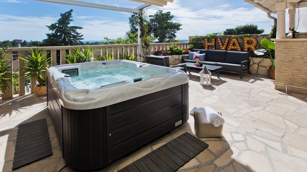 Krizna luka Bed & Breakfast | Exclusive Studio with Breakfast included + Private Jacuzzi & Outdoor Kitchen