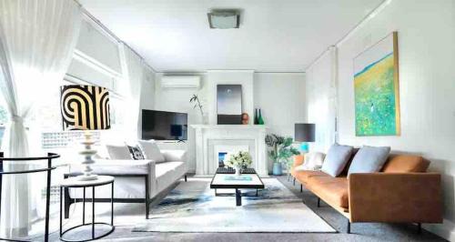 Toorak House | Exclusive Toorak Village 3B Corporate Retreat