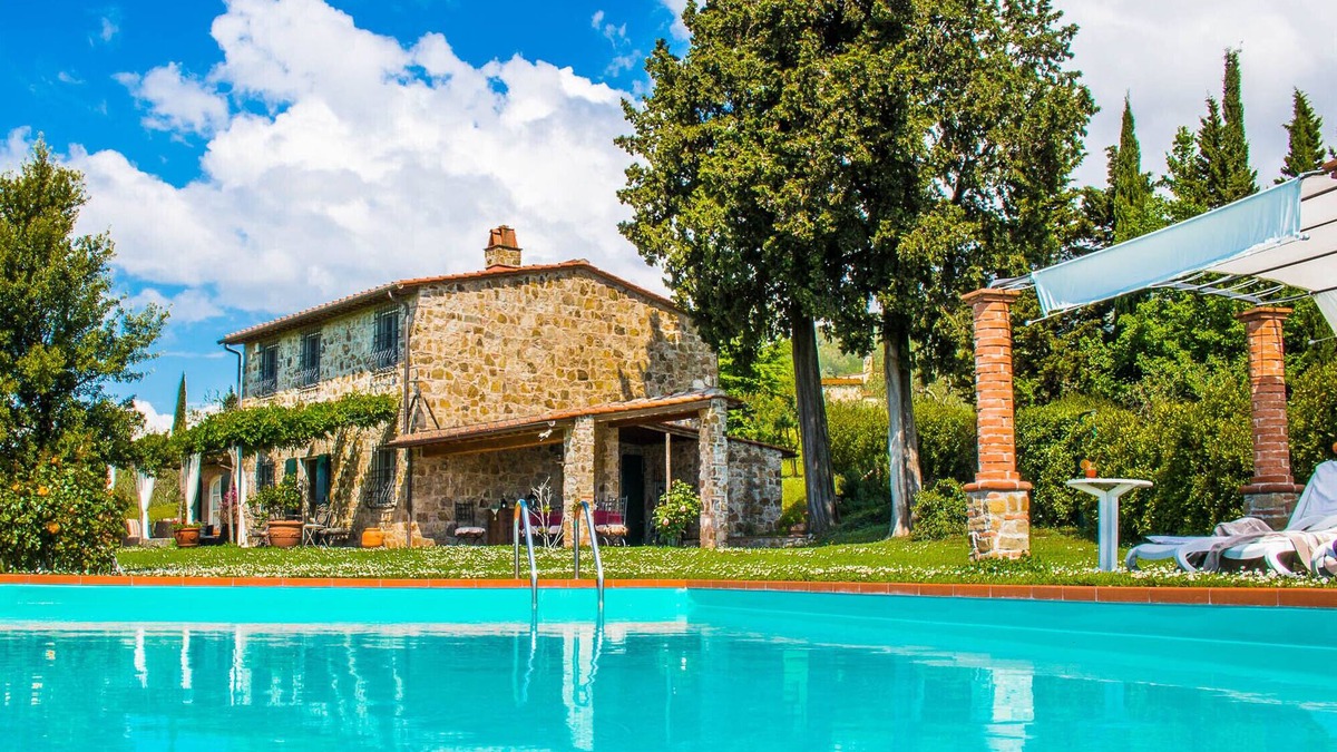 Capannori Villa | Exclusive Tuscany holiday villa in the hills of Lucca in a panoramic position