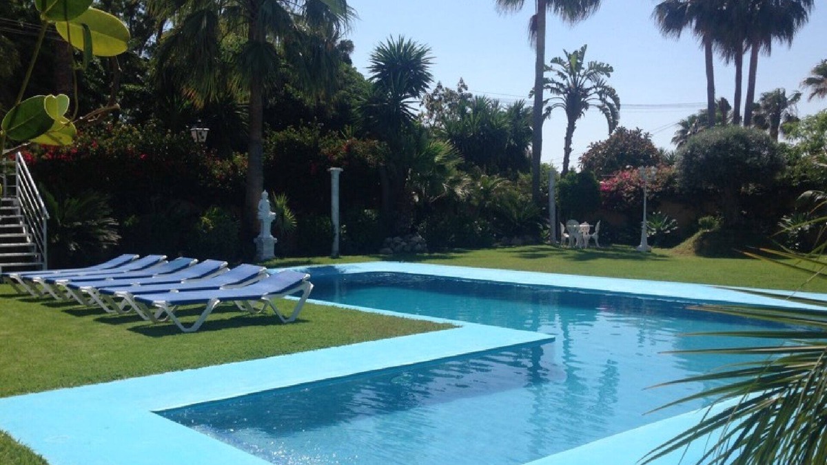 Puerto Banus Villa | Exclusive Villa El Messidor with Private Pool, 2nd Line to Beach