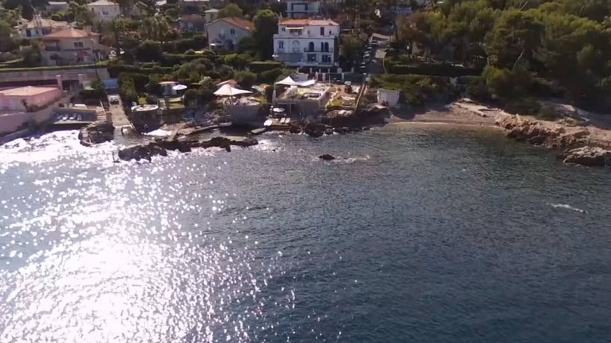 Cap-d'Antibes Villa | Exclusive villa for 8 in Cap d'Antibes seafront