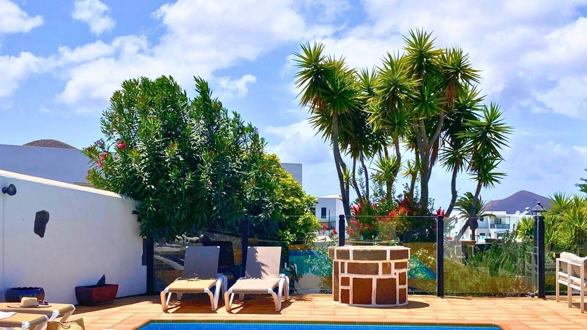 Yaiza Villa | Exclusive Villa in Yaiza-6 King Bdr-Game Room-Heated Pool-Beaches-Wineries