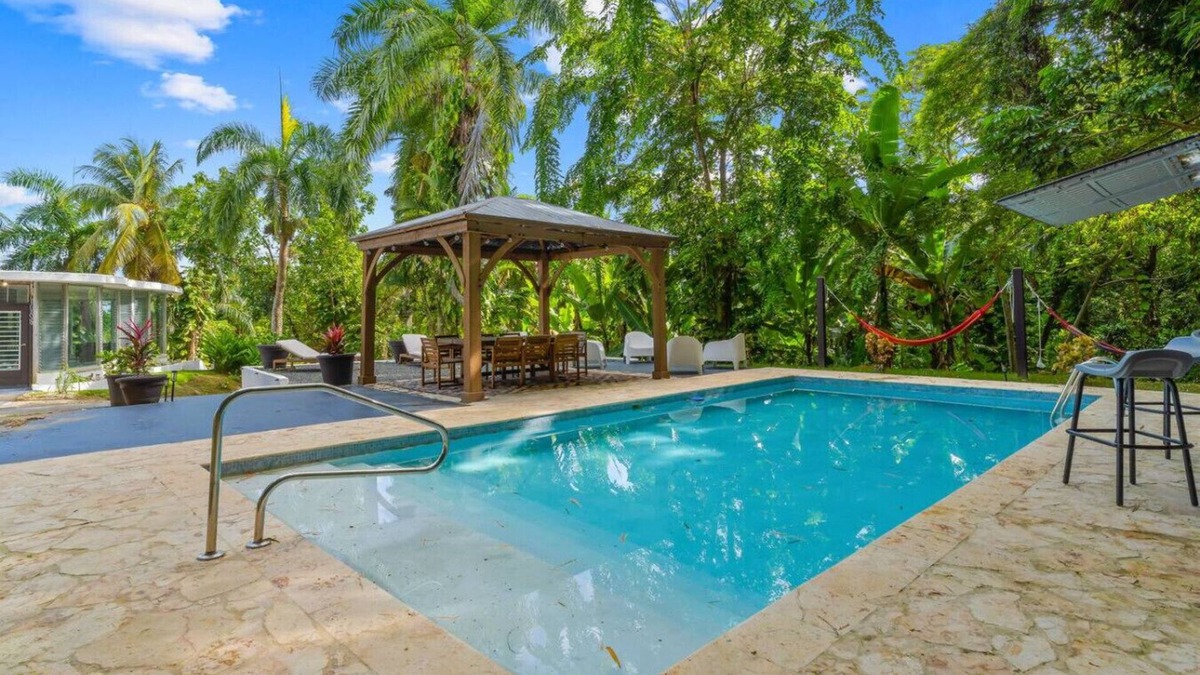 Jimenez Apartment | Exclusive Villas with Pools & Luxury Amenities–PR