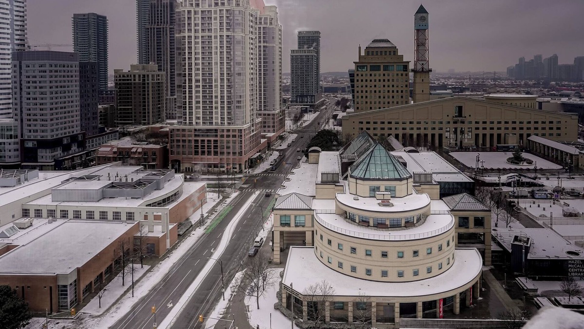 Downtown Mississauga Condo | Executive 2 Bedroom 2 Bath 1 Park Condo Square One|Toronto Airport YYZ 15 Minute
