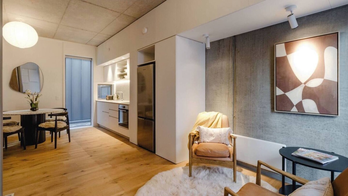 Te Aro Apartment | Executive 2BR Designer Townhouse + Rooftop Oasis