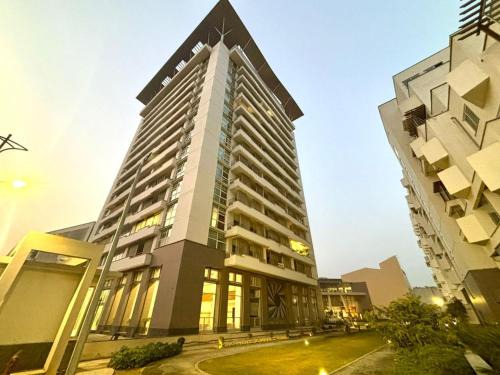 Lahore Hotel | Executive Apartments with Imtiaz Superstore In Penta Square - DHA Phase 5 Lahore