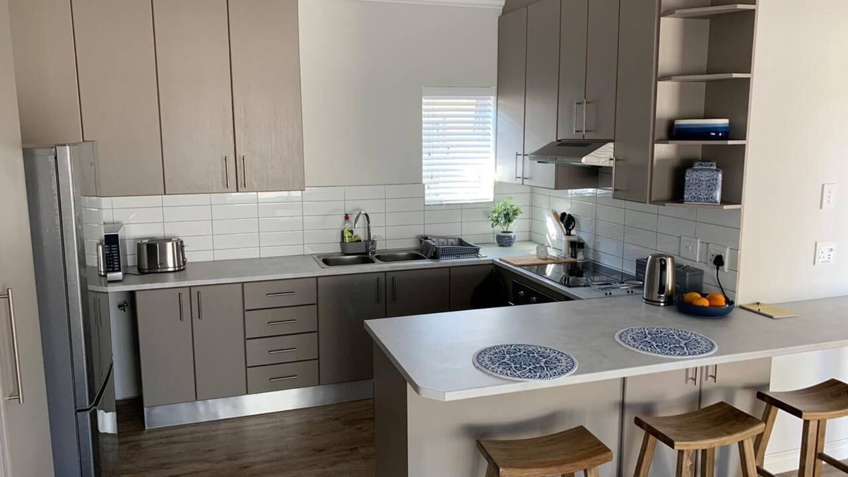 Port Elizabeth Cottage | Executive Cottage 5*