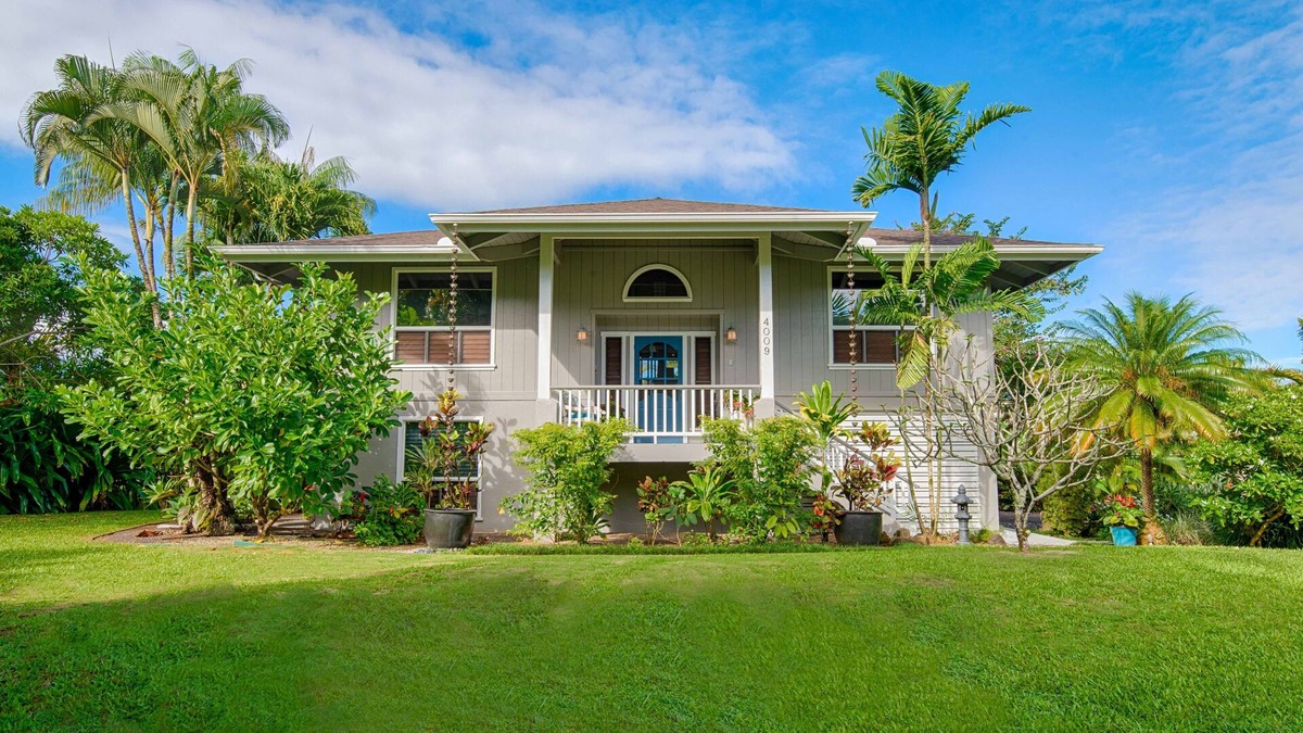 Princeville House | Executive Family 4BR Princeville Home by beaches & the park w/AC, SPA and Bikes
