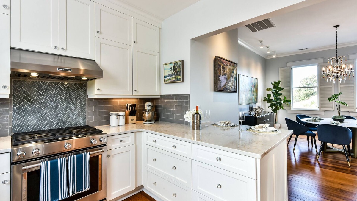 South of Broad House | Executive furnished Penthouse Near The Battery