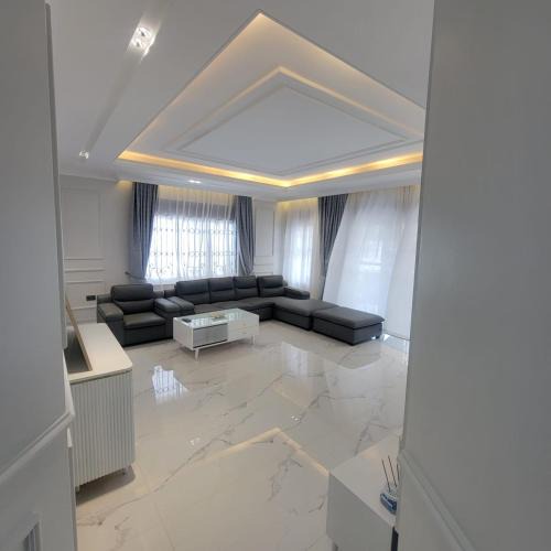 Kampala Villa | Executive Home on the Hill