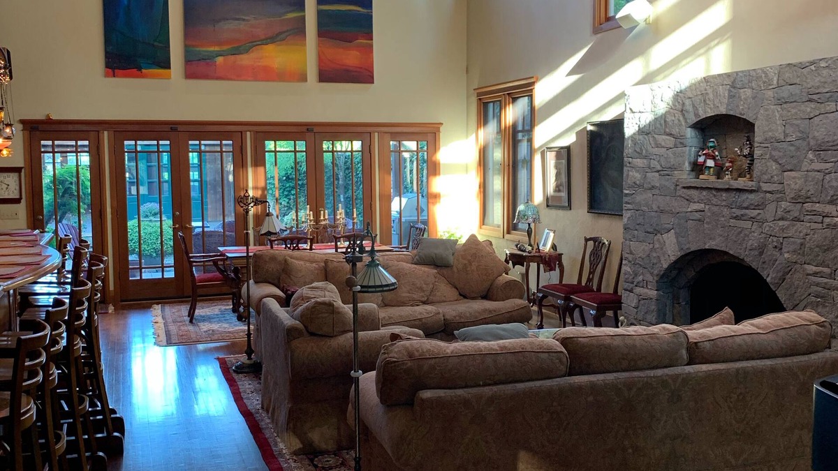 Amazon House | Executive home one block from the University. Two blocks from Hayward field.