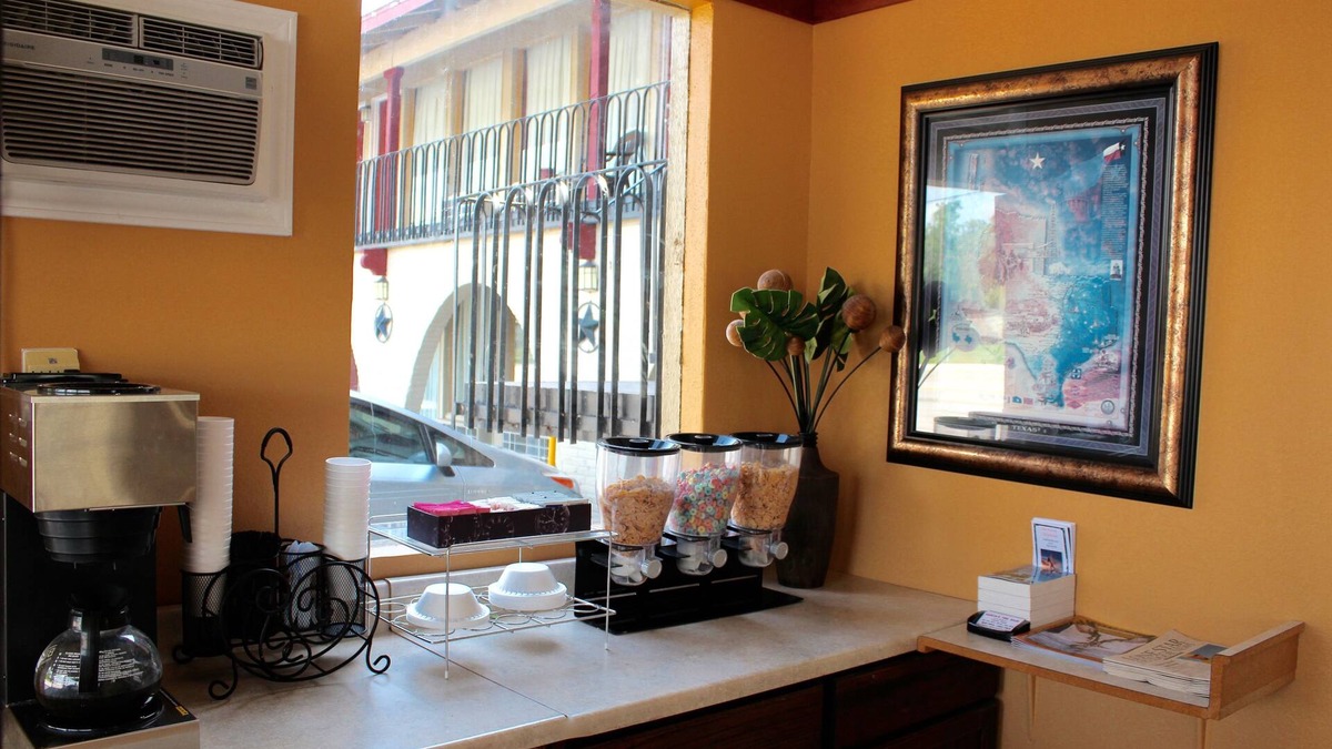 Goliad Hotel | Executive Inn and Suites