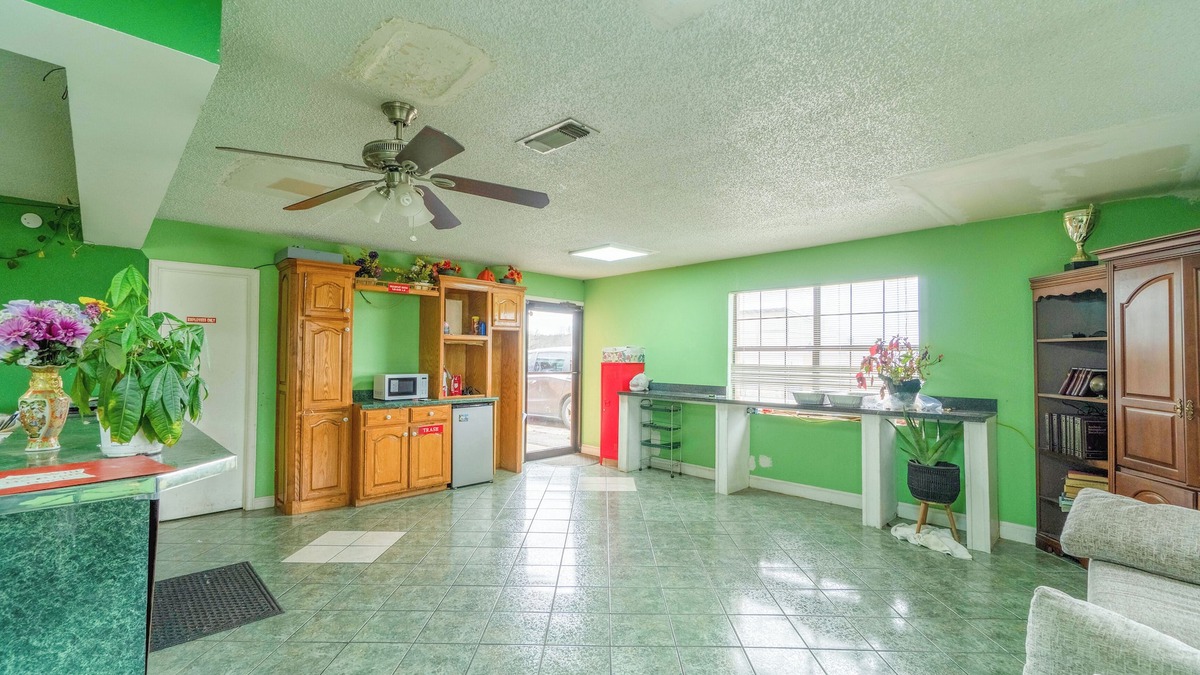 Mineral Wells Hotel | Executive Inn By OYO Mineral Wells US-180