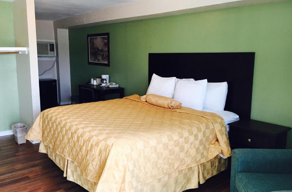 Eagle Pass Hotel | Executive Inn & Kitchenette Suites-Eagle Pass