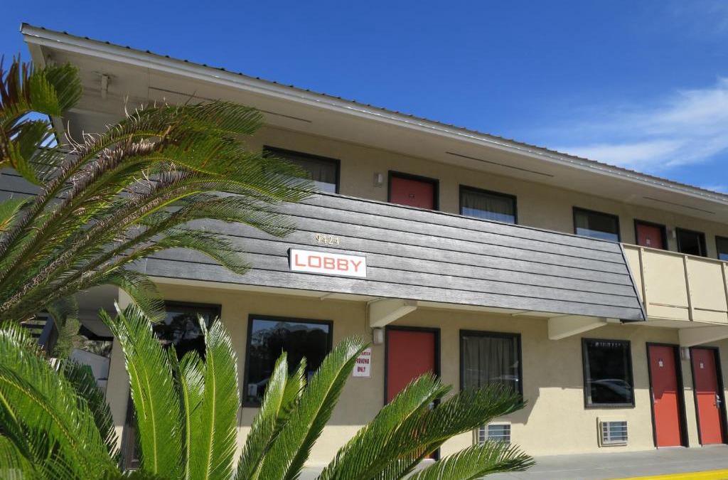 Panama City Beach Hotel | Executive Inn - Panama City Beach