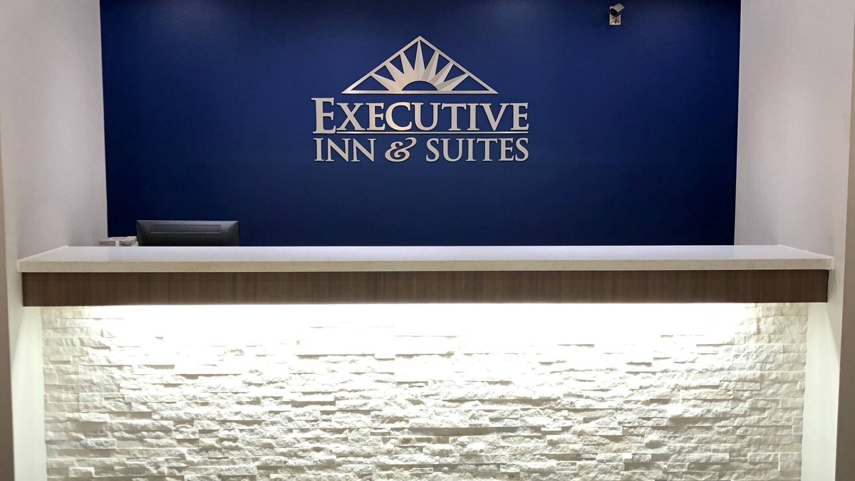 Joaquin Hotel | Executive Inn & Suites Joaquin