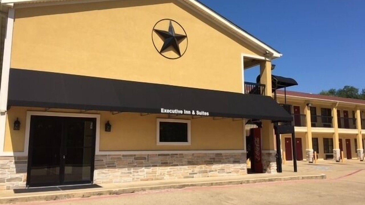 Longview Hotel | Executive Inn & Suites