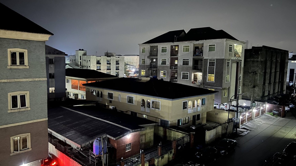 Lagos Mainland Apartment | Executive King 1 Bedroom Apartment in Yaba, Lagos