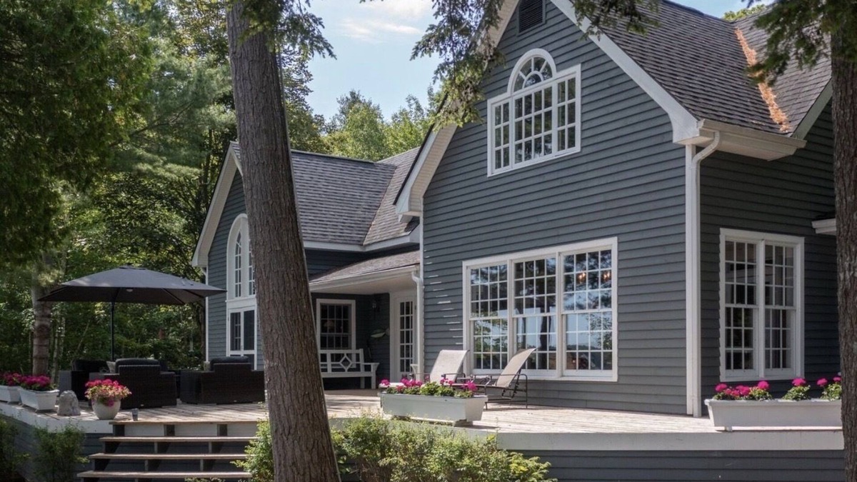 Muskoka Lakes Cottage | Executive Lake Muskoka Island Cottage/Boathouse for Rent