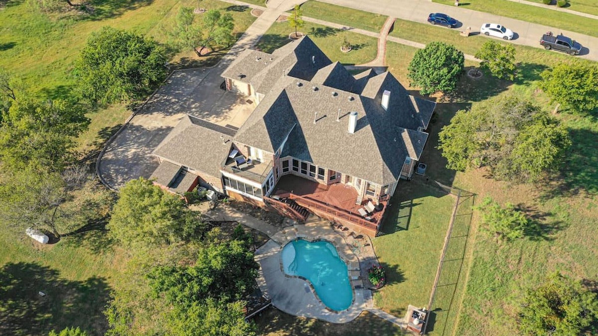 Cedar Hill Villa | ★Executive Lakeside Estate★ Pool, Home w/o Appt