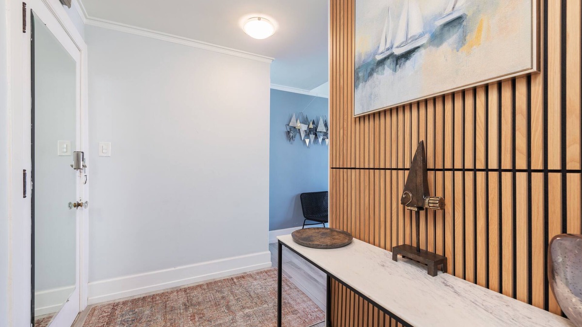 Alamitos Beach Condo | Executive-next to Convention Center + Free Parking