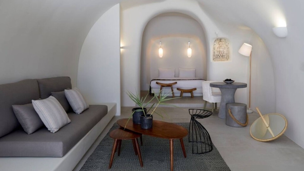 Oia Hotel | Executive One-Bedroom Cave Suite